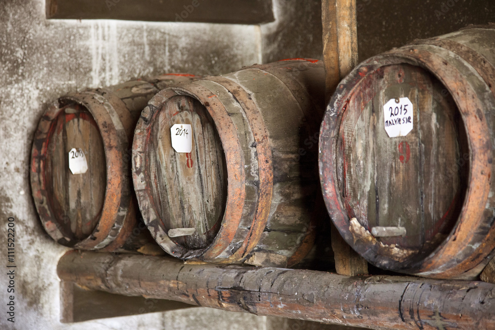 Toscana,il paese di Monte San Savino, vecchie botti di vino santo. Stock  Photo | Adobe Stock