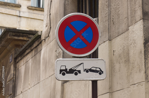 Panneau interdiction de stationner photo