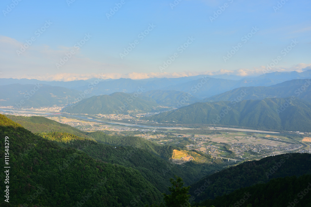 Fototapeta premium 吉野川流域の眺め(徳島県美馬市付近)