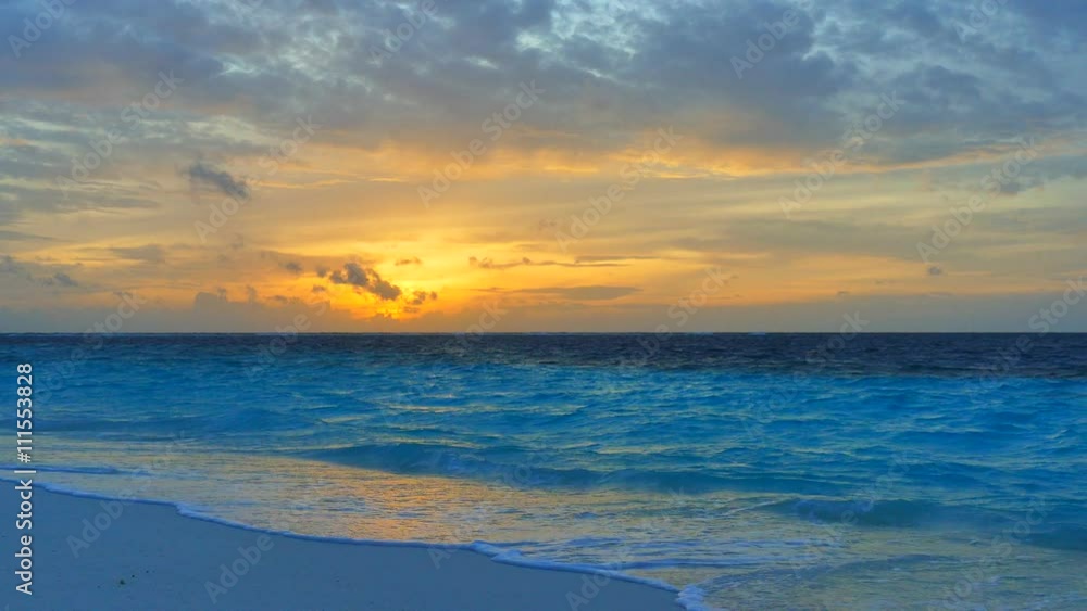 Beautiful tropical beach and sea landscape at sunset time in maldives island
Beautiful tropical beach and sea landscape at sunset time in maldives island