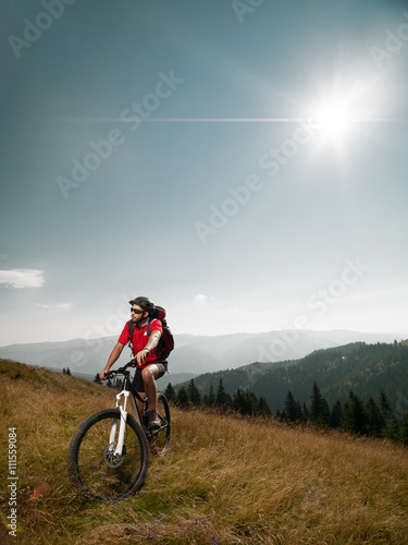 Fototapeta Naklejka Na Ścianę i Meble -  mountain bike rider