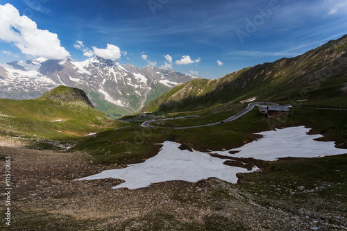 Fototapeta Naklejka Na Ścianę i Meble -  High alpine winding road, Grossglockner. Beautiful summer mounit