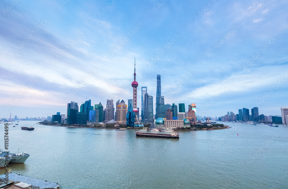 Fototapeta premium shanghai skyline in the afternoon