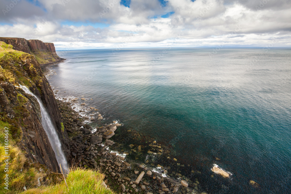 Fototapeta premium Scotland - Skye Island - Kilt Rock Waterfall