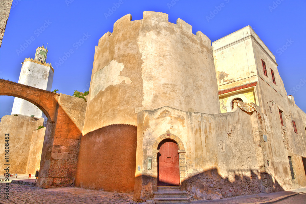Die alte portugiesische Festungsstadt El Jadida in Marokko an der Küste des leuchtend blauen Atlantik mit einer wunderschönen Altstadt