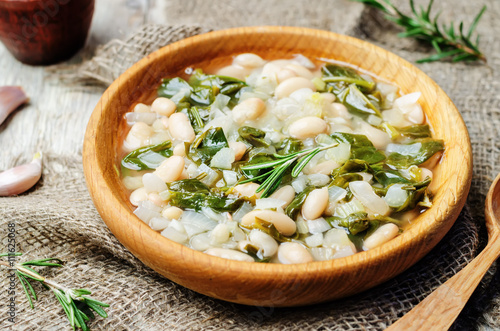 Rosemary white bean spinach soup
