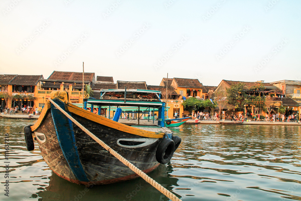 Obraz premium Boat over the river in Hoi An, Vietnam