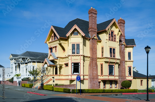 Canvas Print Victorian Houses in the Eureka downtown in California