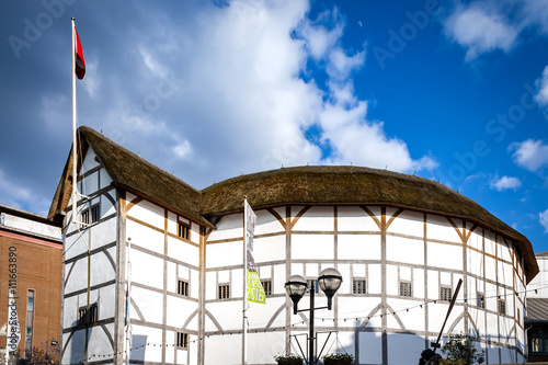 Slika na platnu Shakespeare's Globe is the complex housing a reconstruction of the Globe Theatre