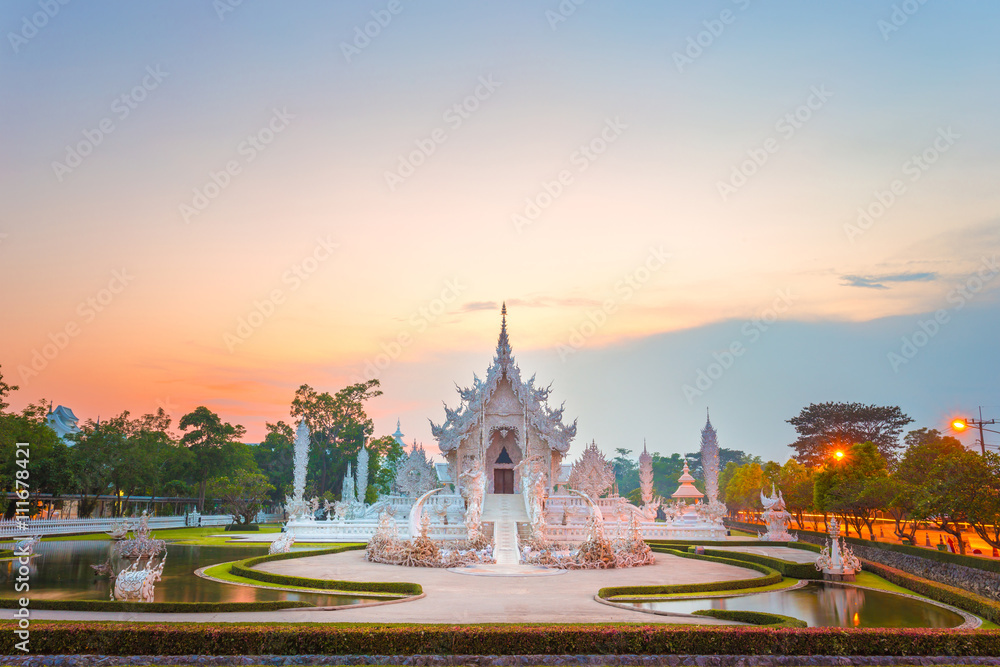 Obraz premium White Temple or Wat Rong Khun