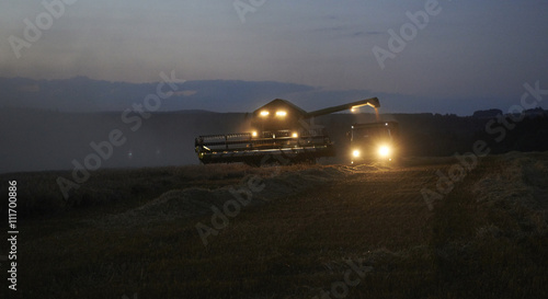 Cleaning of wheat of a crop at night combine