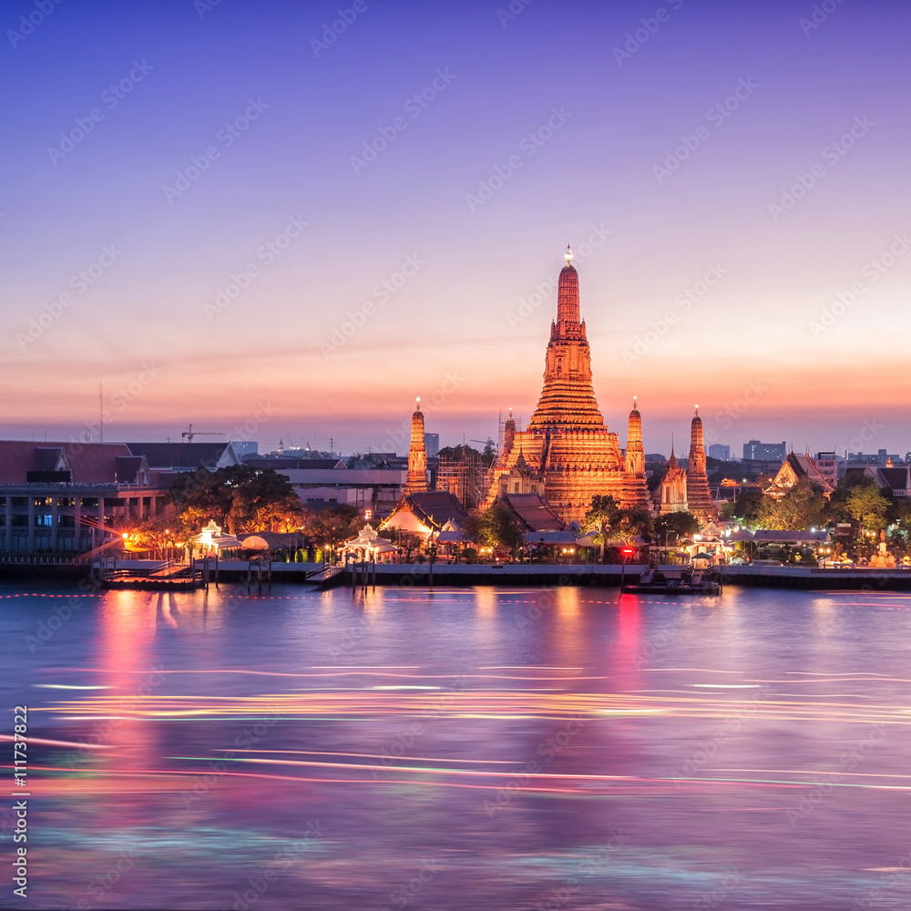 Wat Arun night view Temple in bangkok, Thailand