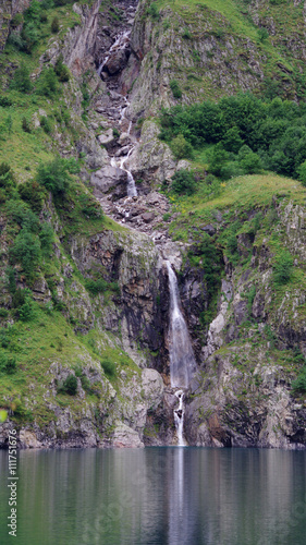 cascade - lac du lauvitel photo