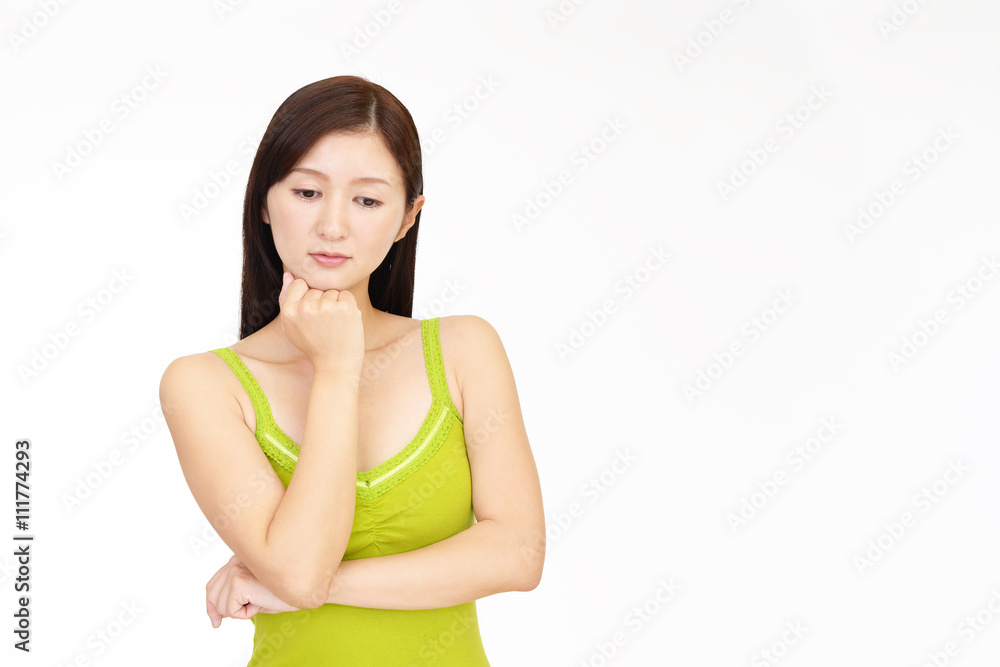 不安な表情の女性 不安な表情の女性