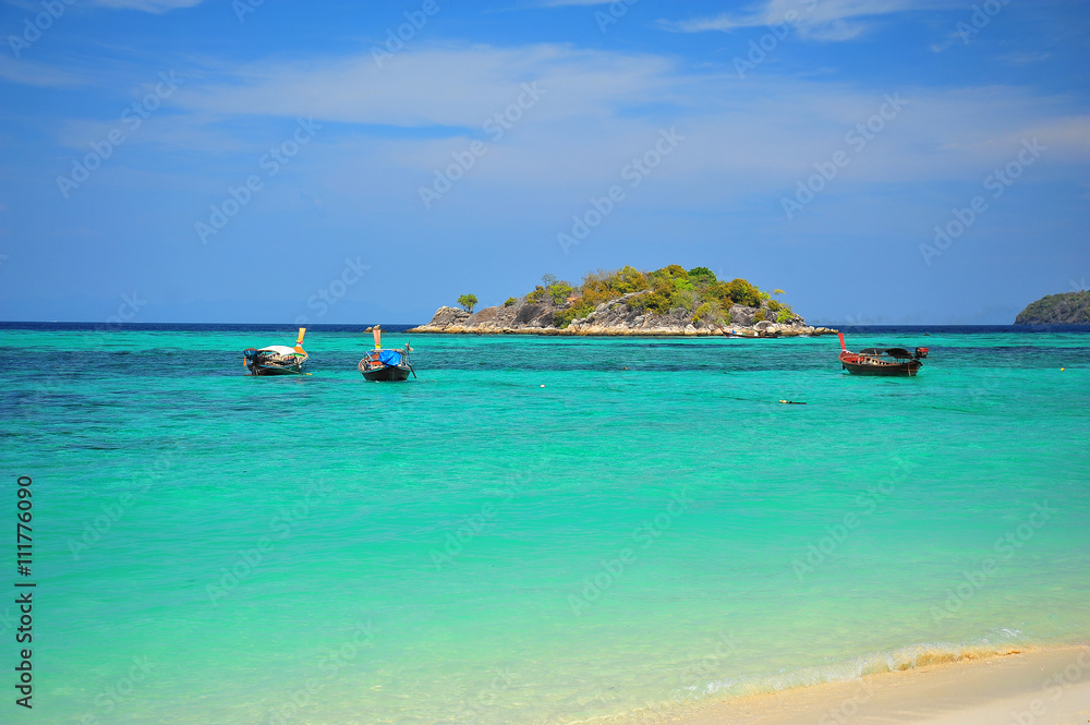 Obraz premium Beach on Tropical Islands at Summer Season