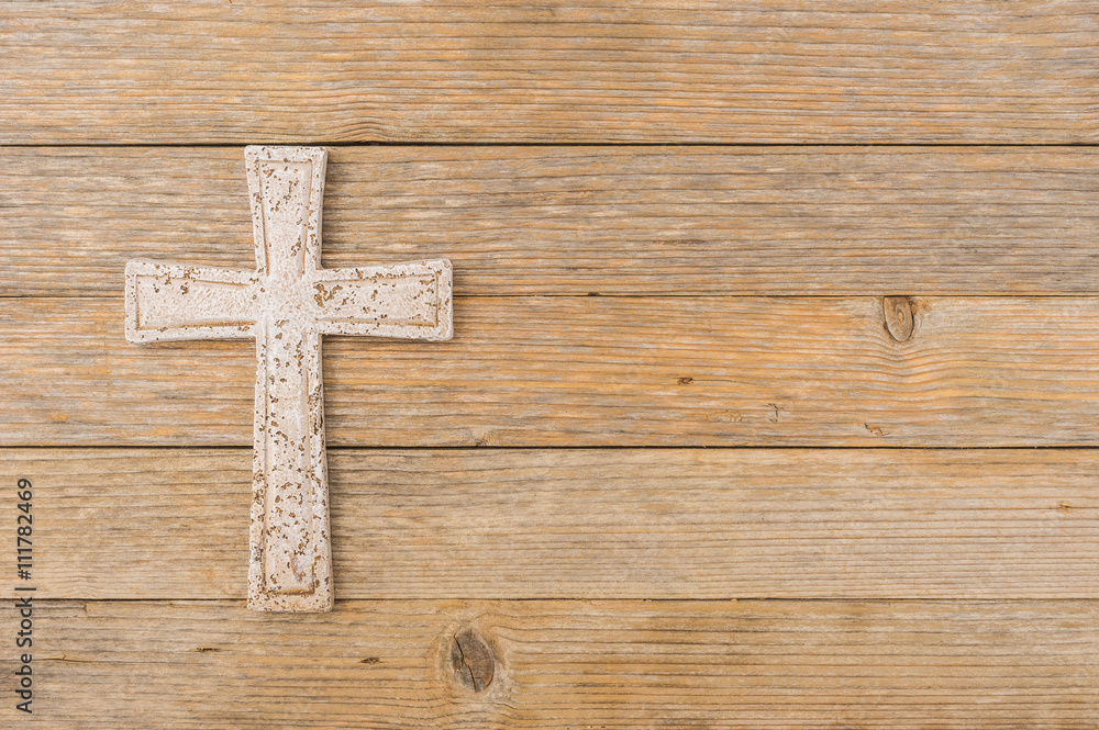 Kreuz auf Holz als Trauerkarte Beileidskarte Anteilnahme mit Textfreiraum