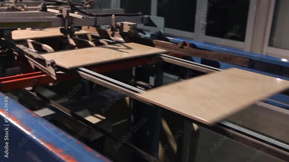 Sorting and packaging of ceramic tiles on a fully automated packaging ...