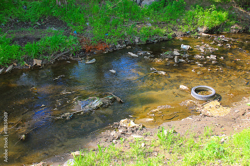 Obraz na plátně People pollute the environment