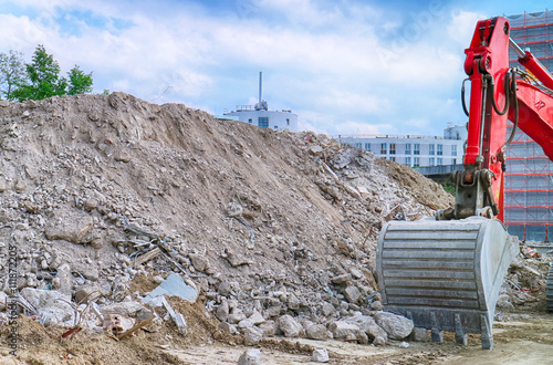 Baustelle mit Schuttberg und Bagger, Hausabriss (HDR) photo