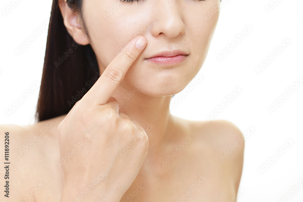 Fototapeta premium お肌が気になる女性
