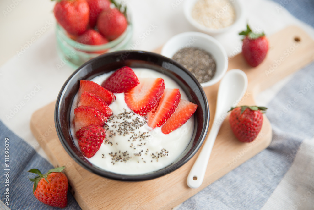 Joghurt mit Beeren Joghurt mit Beeren
