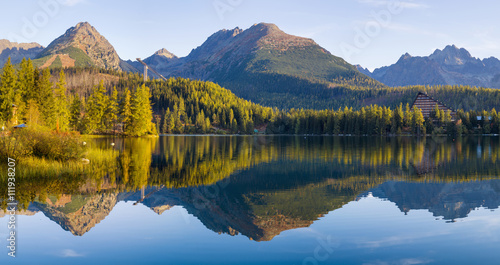 jezioro górskie   © Mike Mareen