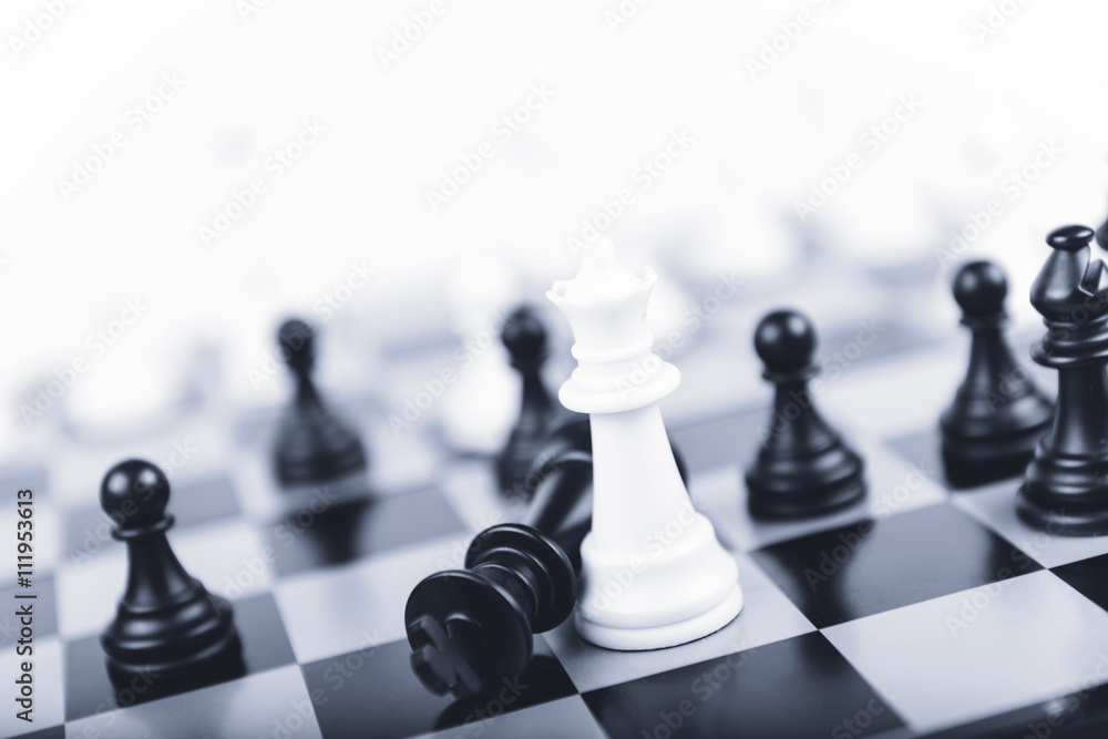 Fotografia checkmate on the chessboard, chess - em