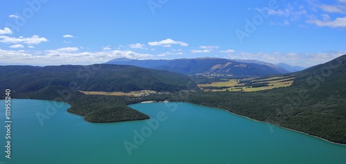 Foto Turquoise Lake Rotoiti and village St Arnaud