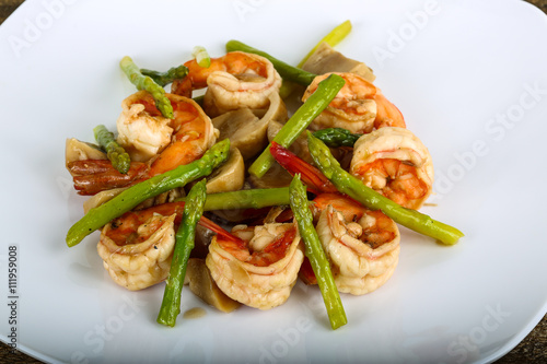 Shrimp and asparagus