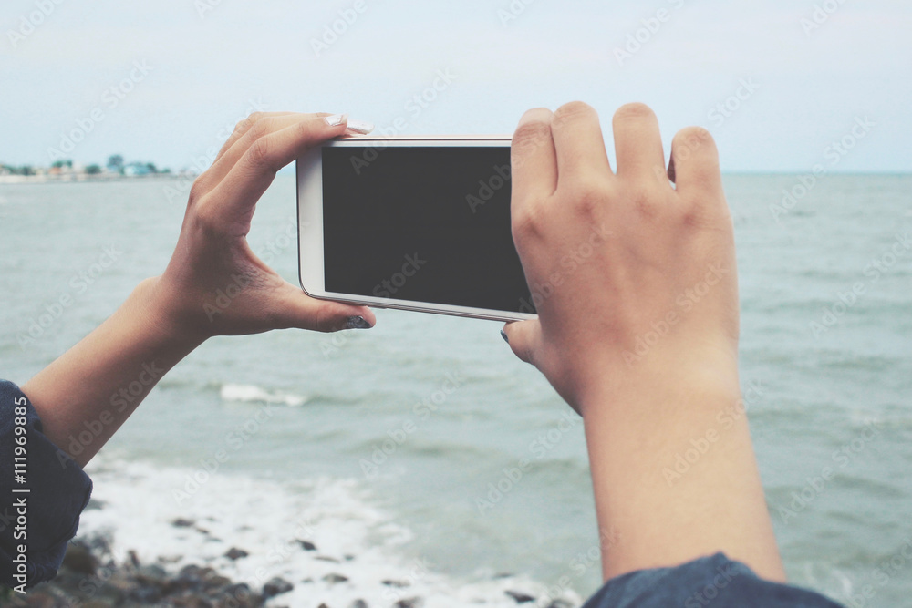 Take photo of sea with smart phone