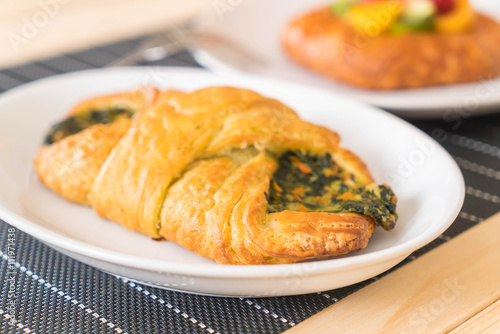 spinach croissant
