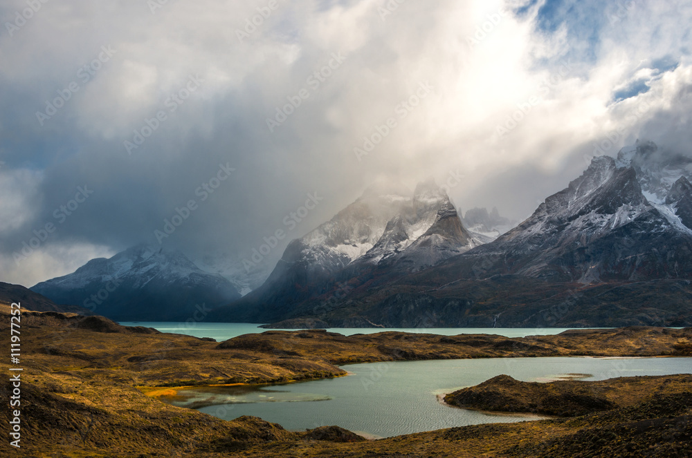 Fototapeta premium Autumn in Patagonia. The Torres del Paine National Park