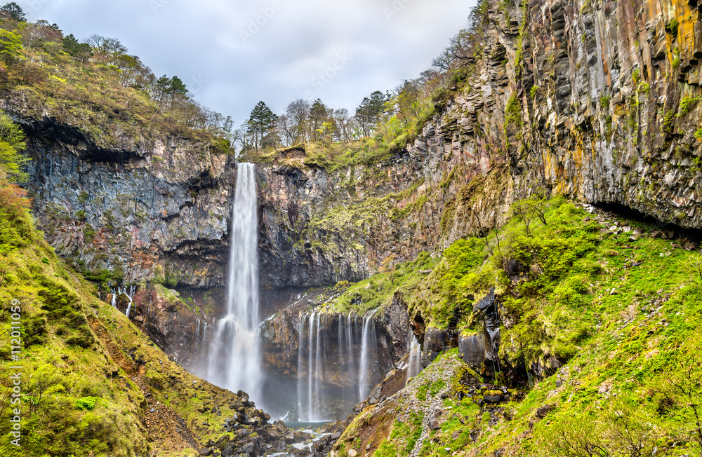 Fototapeta premium Kegon Falls, jeden z najwyższych wodospadów w Japonii