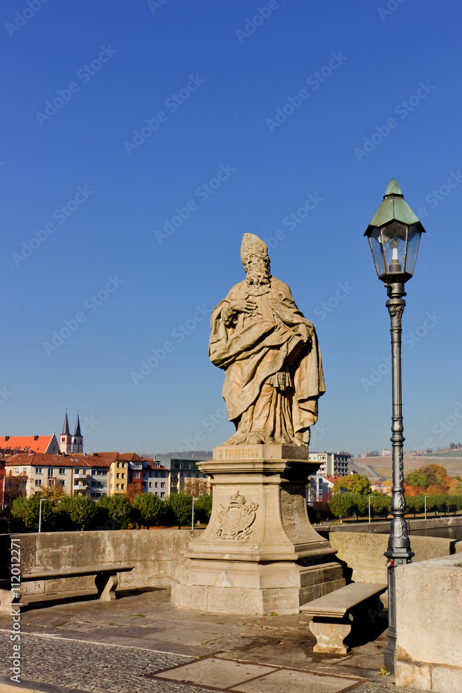 Fototapeta premium Würzburg, Brückenstatue