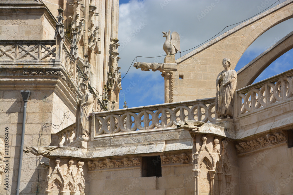 Fototapeta premium estatuas de piedra en la Catedral de Burgos