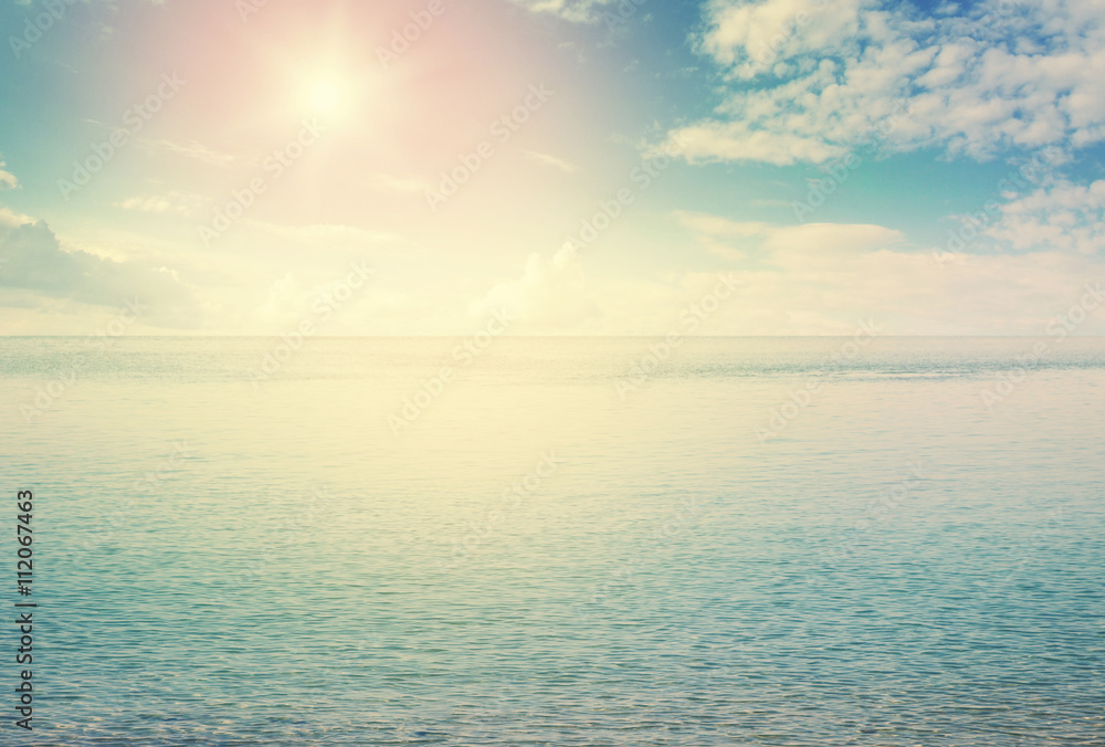 Fototapeta premium Beautiful sky and blue sea