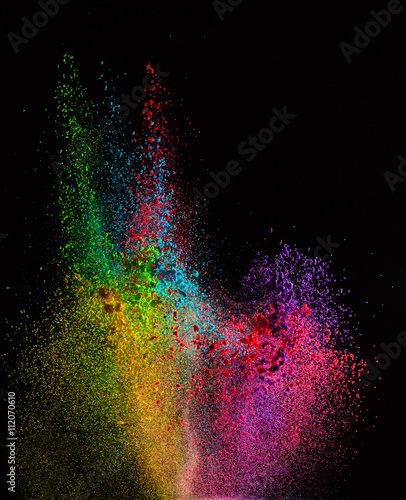 Freeze motion of colored du...