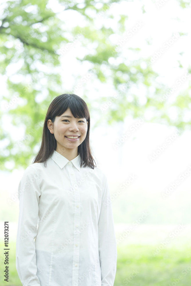 清楚 女性 白シャツ Stock Photo Adobe Stock