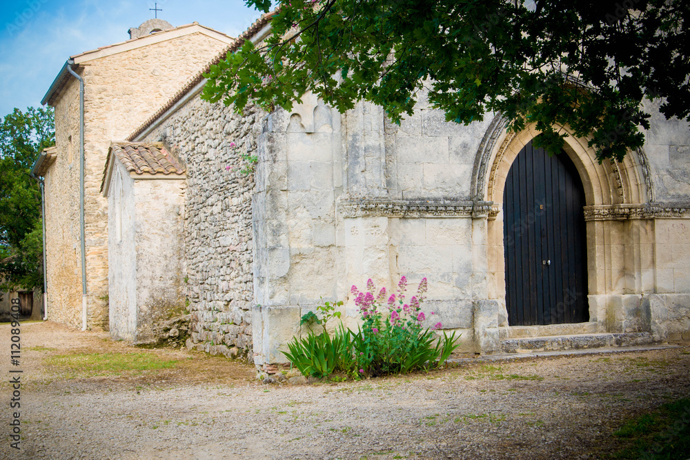 Naklejka premium jolie chapelle