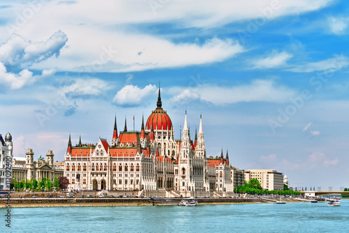 Hungarian Parliament at daytime. Budapest. View from Danube rive © BRIAN_KINNEY