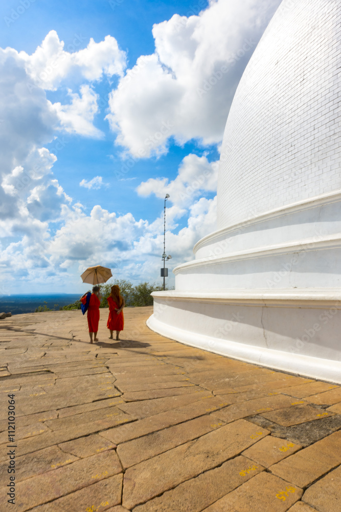 Mönche Sonne Schirm Buddah Religion Tempel Anuradhapura Sri Lanka