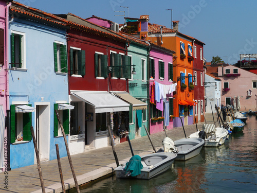 Bunte Häuser auf der Insel Burano bei Venedig