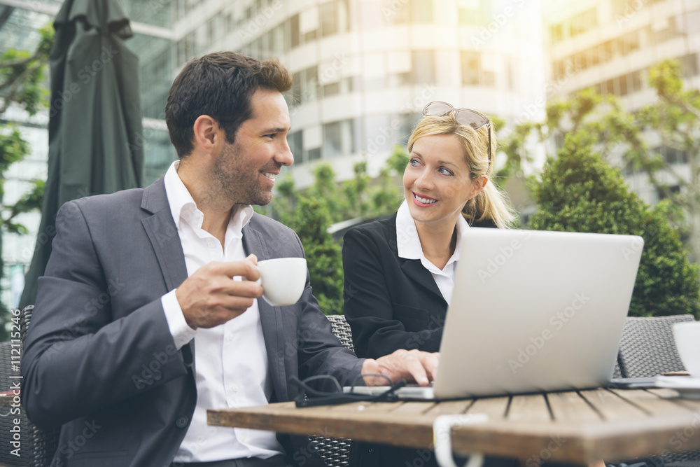 Obraz premium Business people having a coffee break