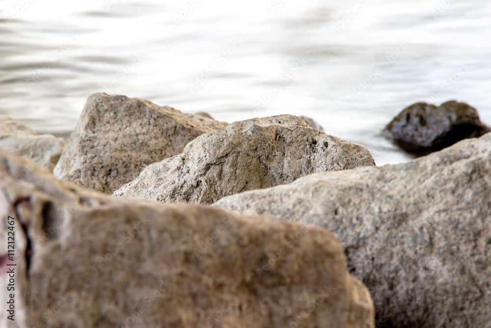 Fototapeta premium Wackersteine im Wasser