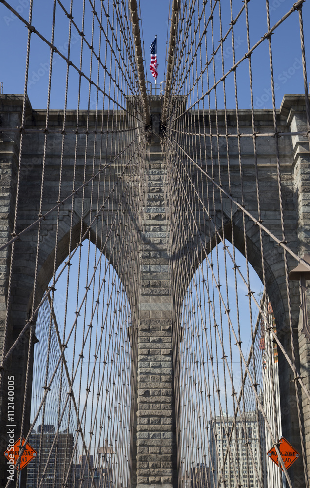 Fototapeta premium brooklyn bridge during a sunny day in new york