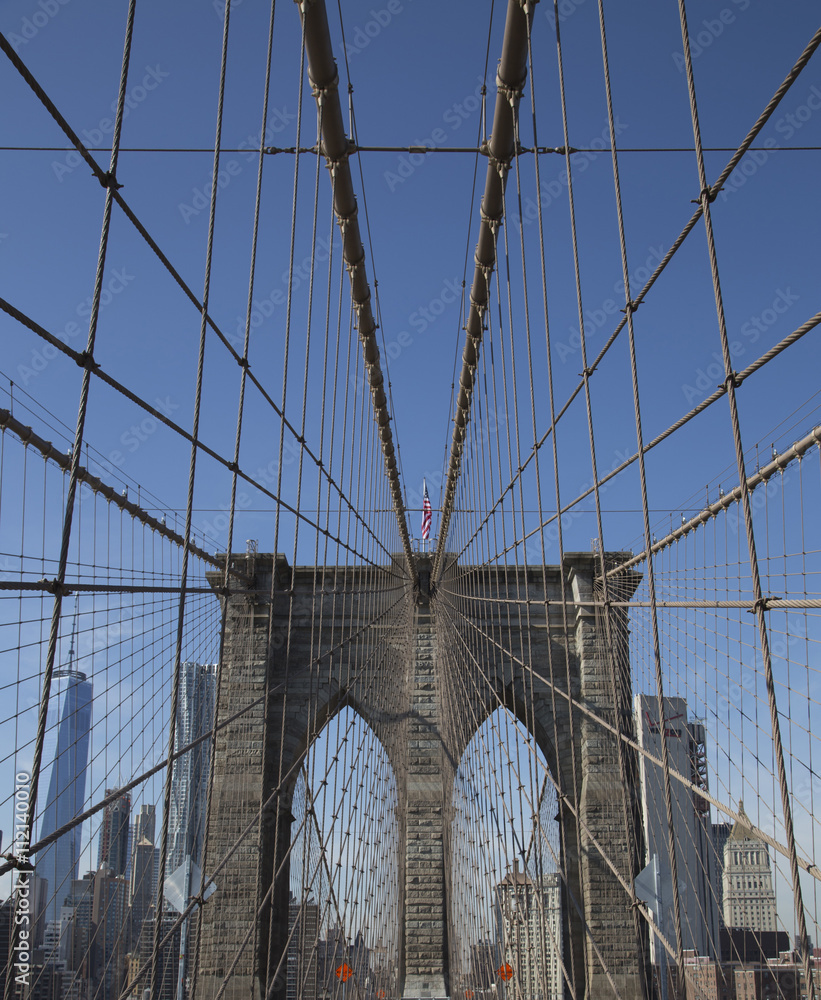 Naklejka premium brooklyn bridge during a sunny day in new york