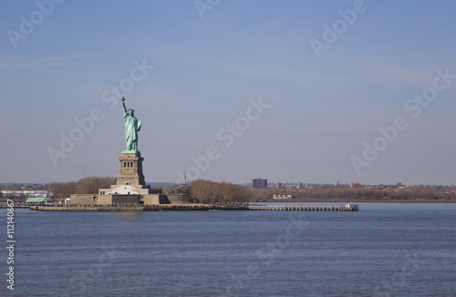 liberty statue in new York during a sunny day © emmanuelcaro3