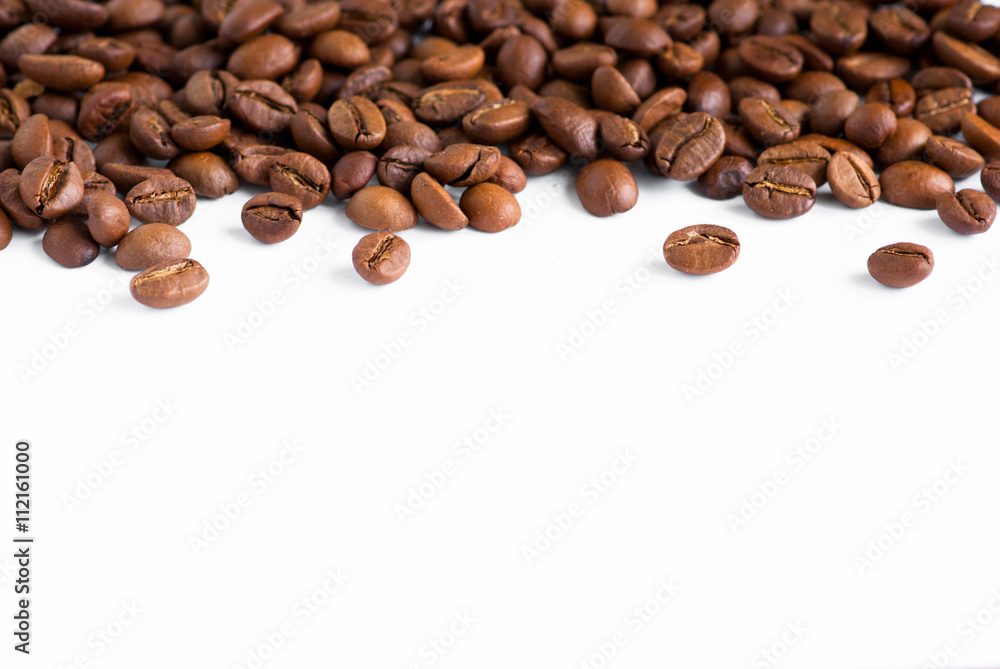 Fototapeta premium Coffee beans isolated on white