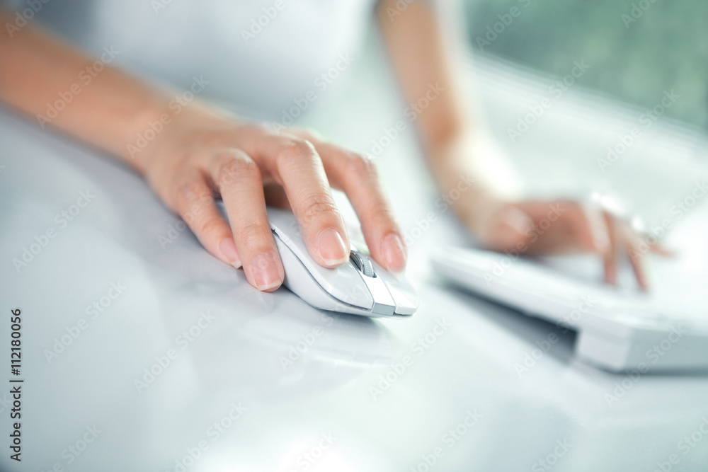 Fototapeta premium business woman hand typing on laptop keyboard