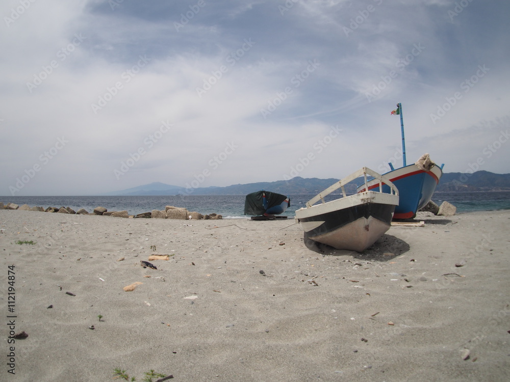 barche sulla spiaggia